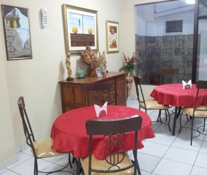 Hostal Casa Suiza Asunción Exterior photo